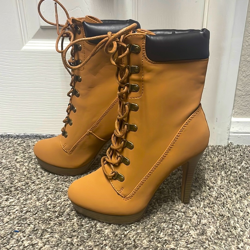 Women’s Shoes